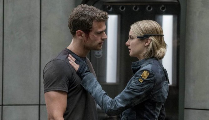 Divergente 3: Au-delà du mur